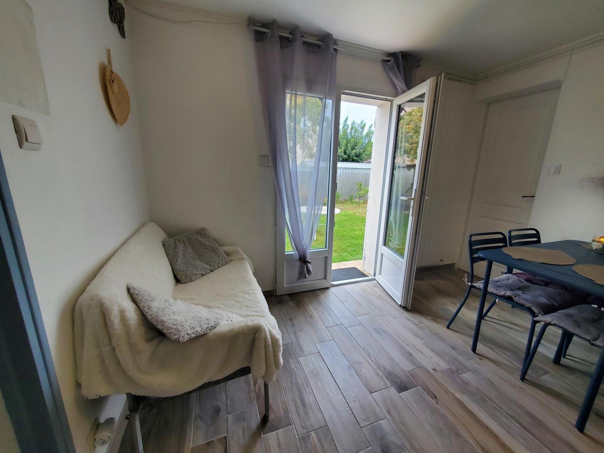 Appart 28M2 Avec Jardin Et Parking Prives, Chambre Separee Milhaud Exterior foto